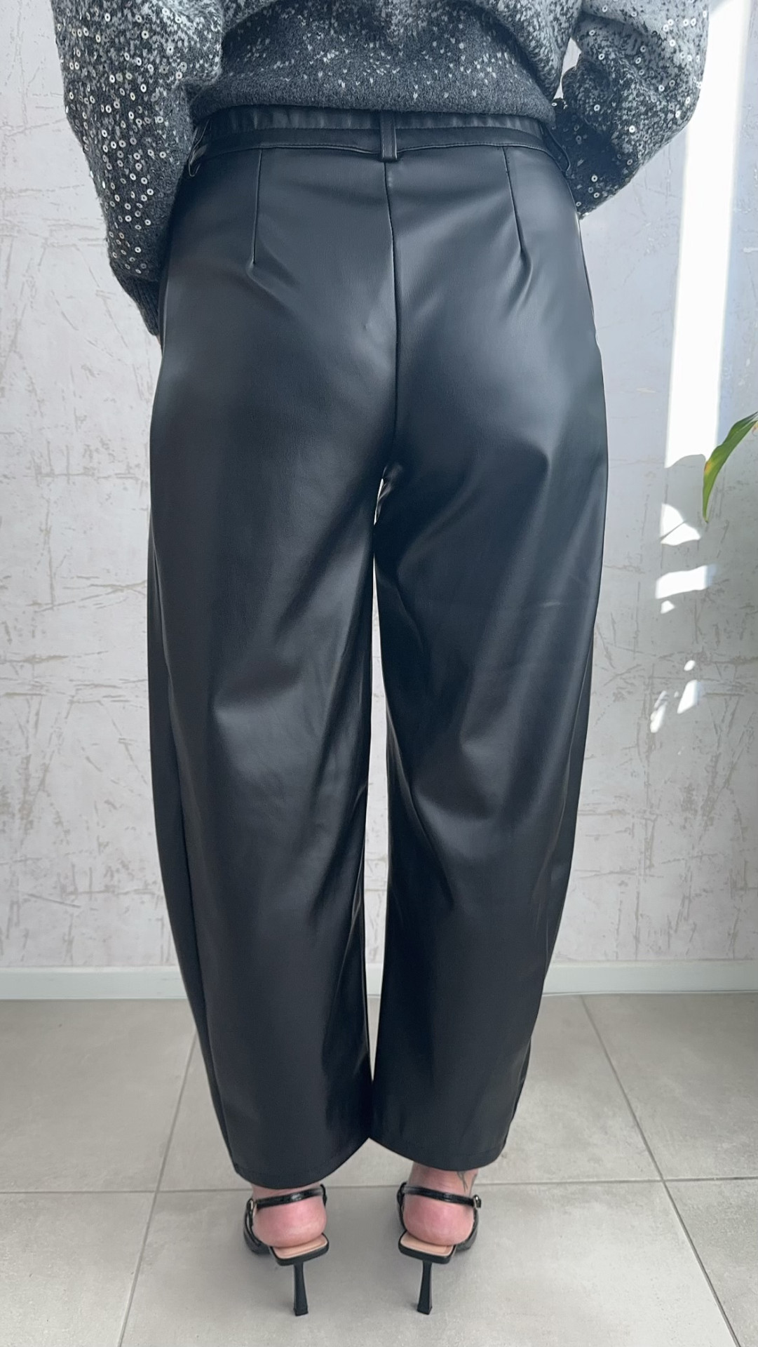 Δερματίνη παντελόνι barrel- Μαυρο