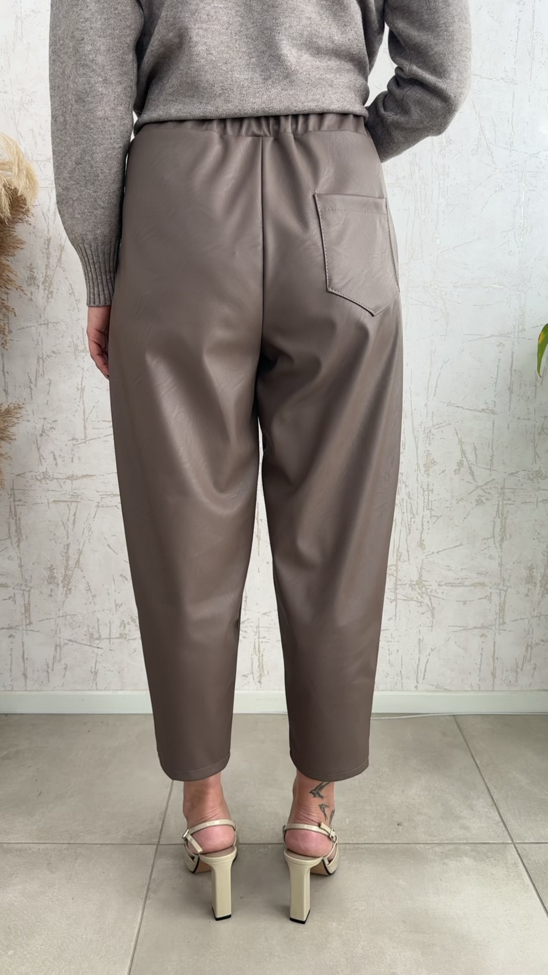 Δερματίνη παντελόνι με λάστιχο στην μέση-Πουρου