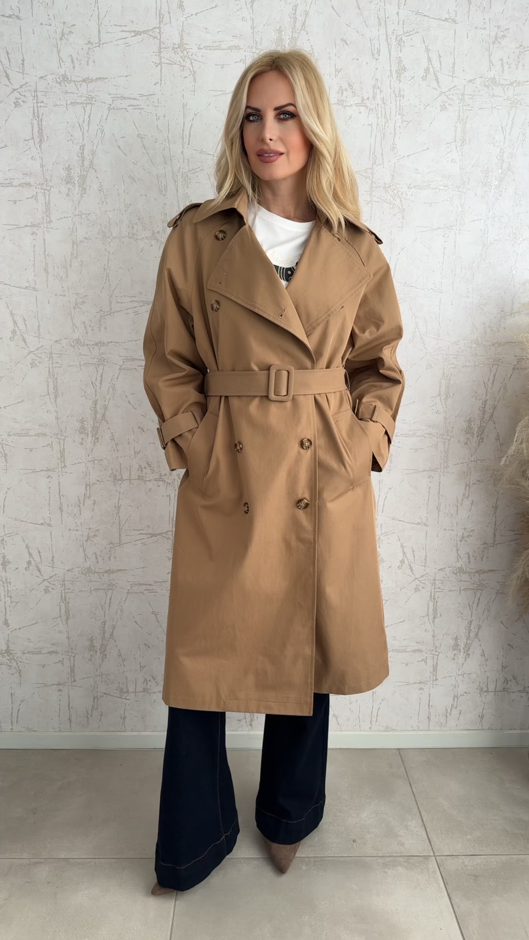 Μακριά καμπαρντίνα με ζώνη