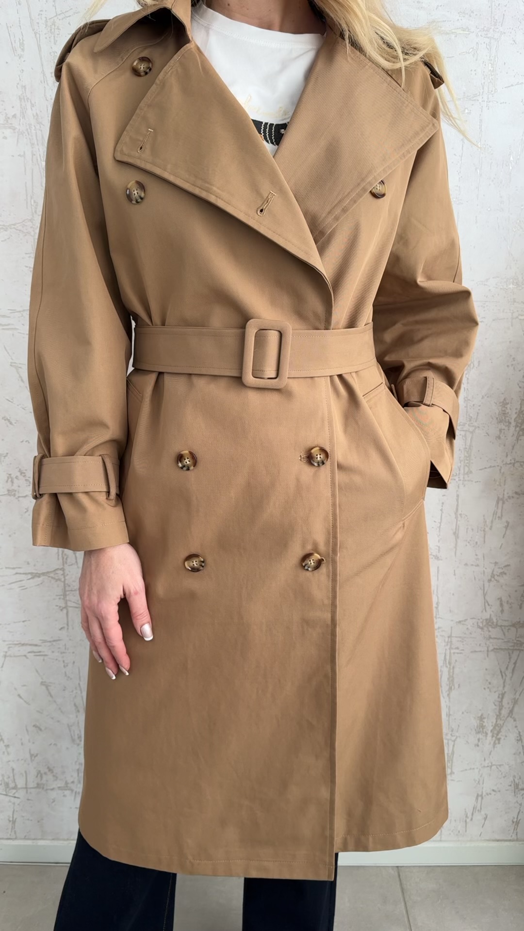 Μακριά καμπαρντίνα με ζώνη