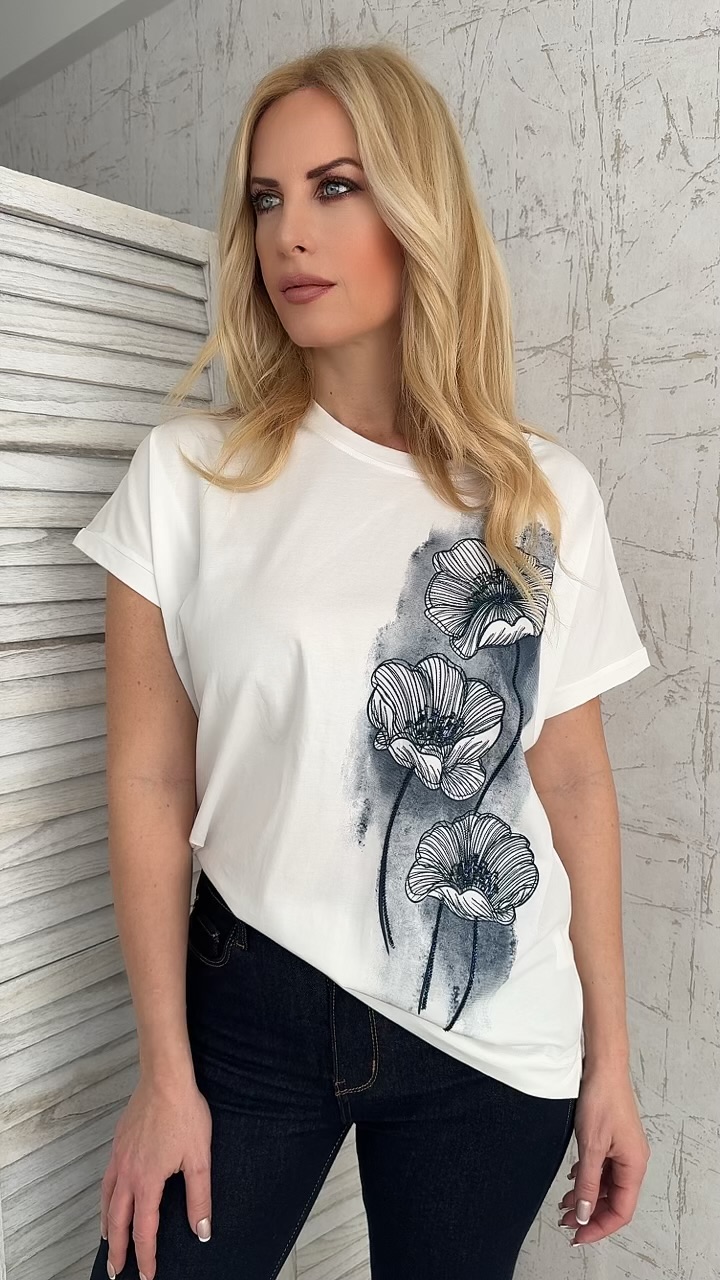 T-shirt με τύπωμα μπλε λουλούδια