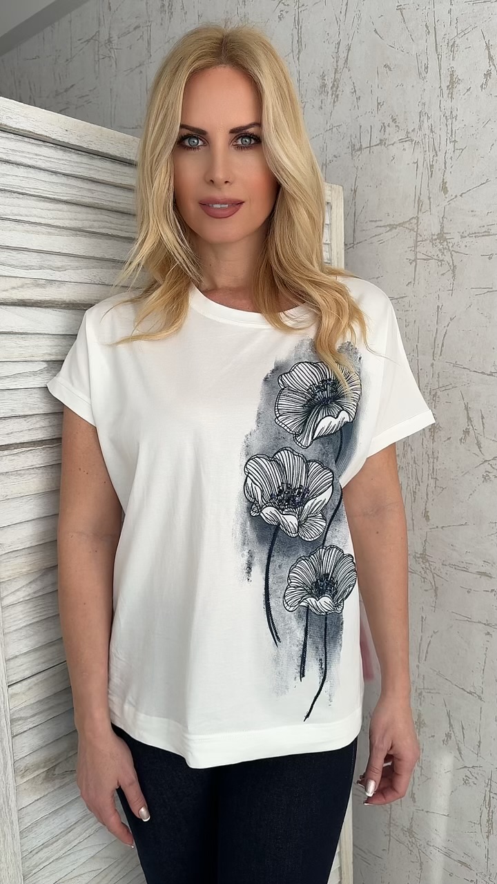 T-shirt με τύπωμα μπλε λουλούδια