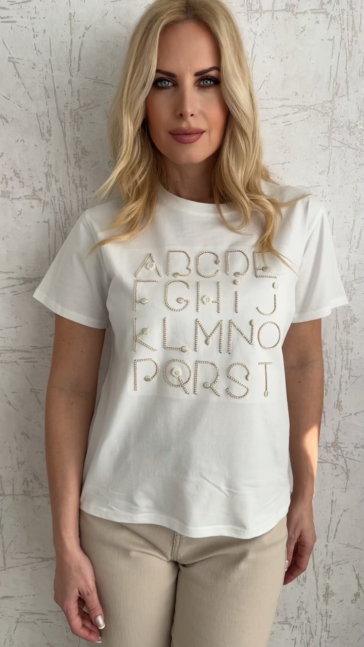T-shirt με στόλισμα γράμματα
