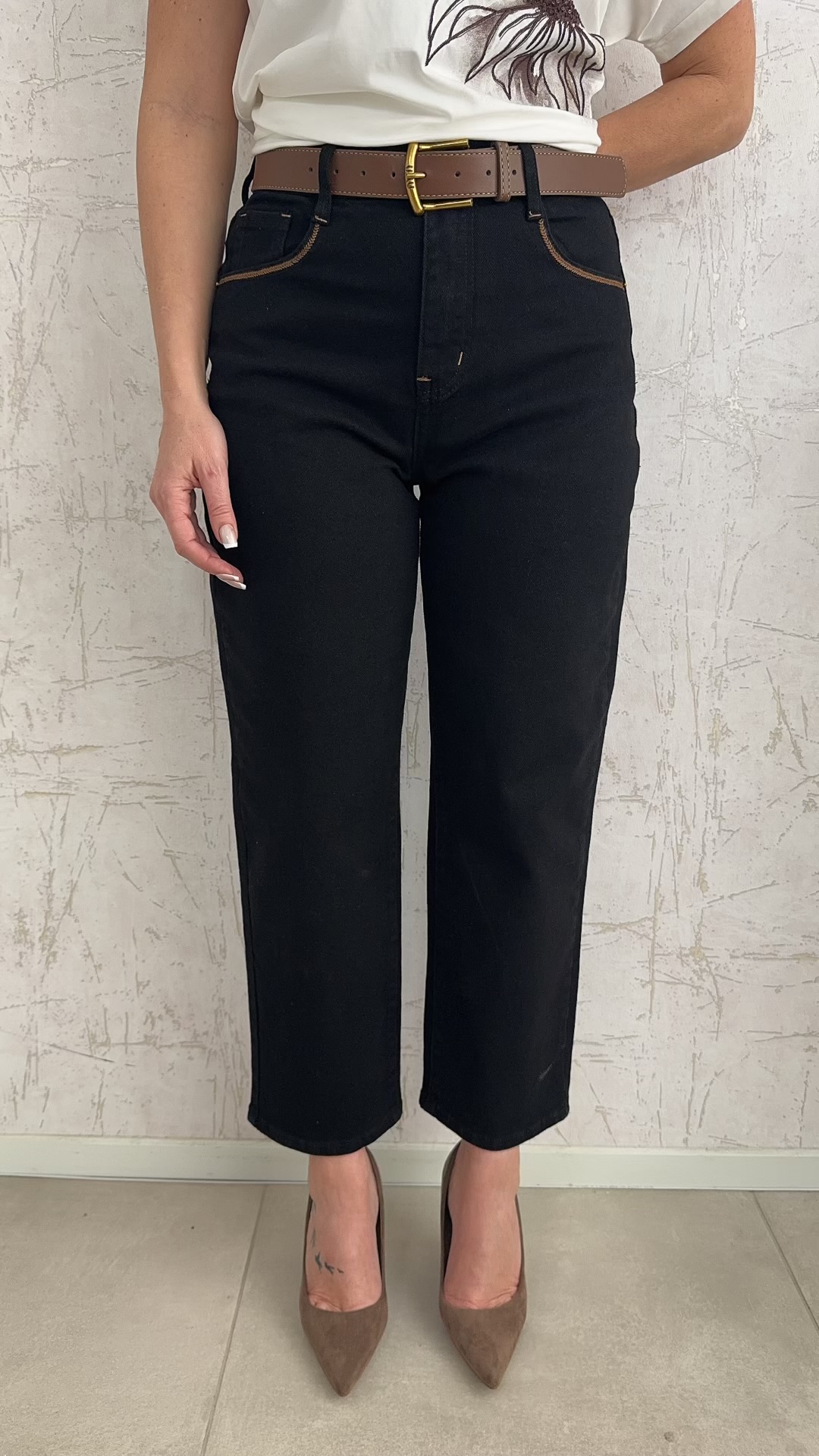 Ελαστικό τζιν mom fit-Μαυρο