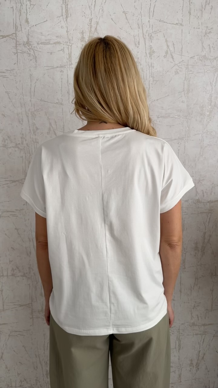 T-shirt με λουλούδι- Λαδί